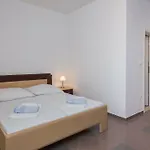 Beachfront Lara Apartamento Omiš