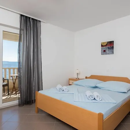 Beachfront Lara Apartamento Omiš