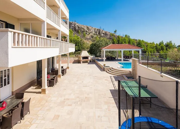 Beachfront Lara Apartamento Omiš