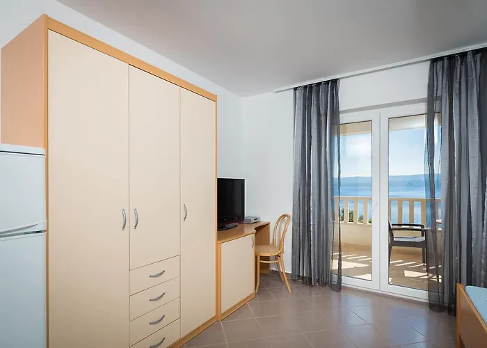 Beachfront Lara Omiš