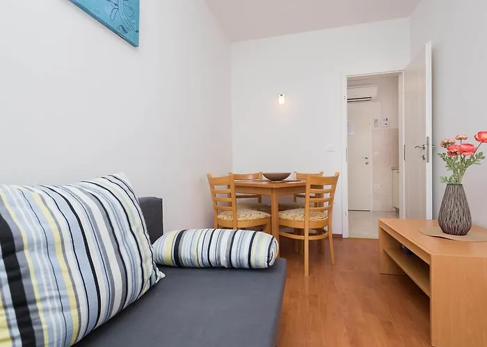 Apartamento Beachfront Lara Omiš