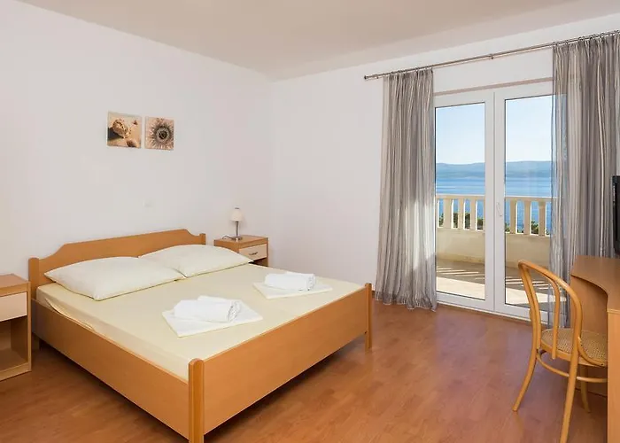 Beachfront Lara * Omiš