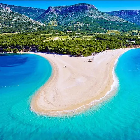 Daire Beachfront Lara *