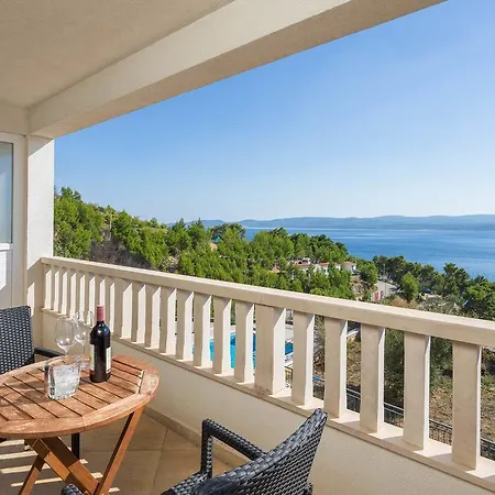 Apartament Beachfront Lara *