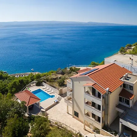 Daire Beachfront Lara *