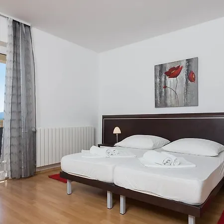 Daire Beachfront Lara