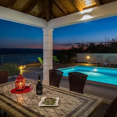 Apartament Beachfront Lara *